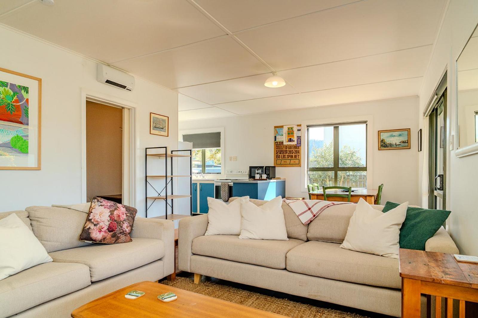 Fun Family Bach, Close To Beach And Shops! 와이히 외부 사진
