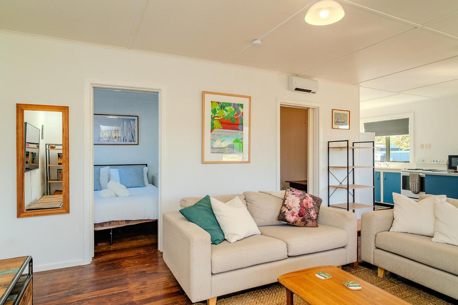 Fun Family Bach, Close To Beach And Shops! 와이히 외부 사진